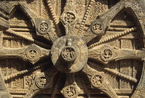 Wagenrad am Sockel des Surya-Tempels von Indian School