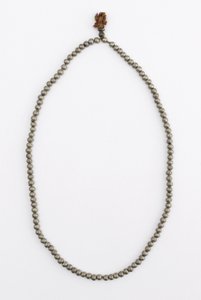 Kette aus kleinen Perlen von Indian School