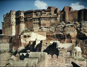 Blick auf das Mehrangarh-Fort, erbaut 1459 von Indian School
