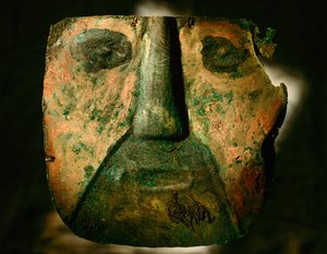 Eine Kupfermaske aus der Kultur von Lambayeque von Ira Block