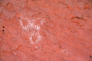 Alte Anasazi-Felskunst, Handabdruck im Grand Gulch, Utah von Ira Block
