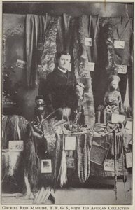 Gabriel Reid Maguire, irischer Entdecker, mit seiner afrikanischen Sammlung von Irish Photographer