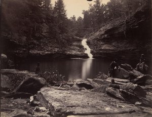 Lula-See und obere Wasserfälle am Rock Creek, nahe Lookout Mountain, Georgia, 1864-65 von Isaac H. Bonsall
