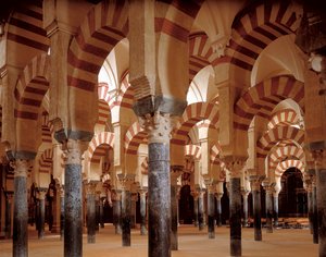 Die Bögen und Portiken der Moschee-Kathedrale von Córdoba, 784-786 von Islamic School