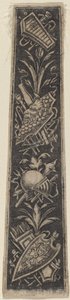 Ornamentplatte mit Rüstung und Musikinstrumenten von Italian 18th or 19th Century