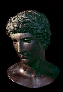 Bronzekopf eines siegreichen Athleten mit einem Olivenkranz. Aus Benevent, Italien. 5. Jahrhundert v. Chr. Paris, Louvre Museum von Italian Peninsula