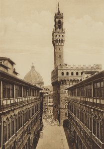 Florenz: Arkaden der Uffizien, gebaut nach einem Entwurf von Vasari von Italian Photographer