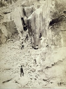 Gruppe von Steinbrechern bei der Arbeit in einem der Steinbrüche von Ravaccione, ca. 1890-1900
