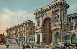 Mailand: Piazza del Duomo, Eingang Galleria von Italian Photographer