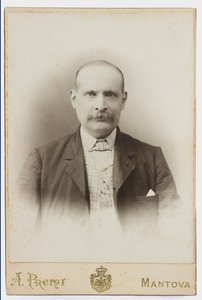 Foto auf einer Postkarte, den Maler Albano Lugli darstellend von Italian Photographer