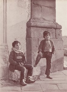 Sizilien: Sizilianische Jungen aus dem Inneren von Italian Photographer