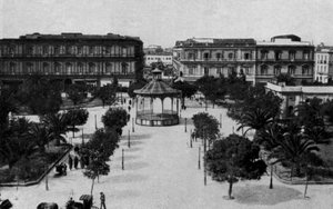Taranto, Villa Garibaldi und Musikpavillon (s/w Foto) von Italian Photographer