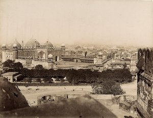 Ansicht der Stadt Agra und der Moti-Moschee (Agra-Fort), ca.1890 (Silbergelatineabzug) von Italian Photographer