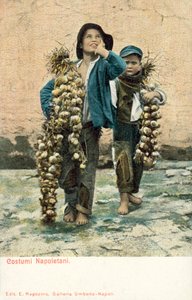 Junge Knoblauchverkäufer, Neapel von Italian Photographer