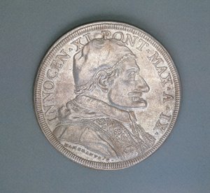 Münze mit Papst Innozenz XI. von Italian School