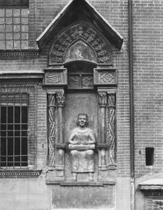 Denkmal für Virgil, Palazzo del Podesta, Piazza Dante, 1220