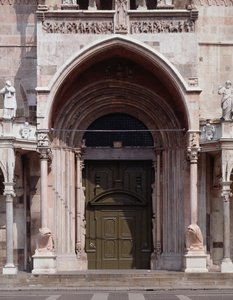 Protiro der Kathedrale, Ende 13. - Anfang 14. Jahrhundert