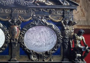 Die Farnese-Truhe, Detail der ovalen Einlage, die den Triumph des Bacchus darstellt, von Sebastiano Sbarri (fl.1548-61) und Giovanni Bernardo da Castel Bolognese von Italian School