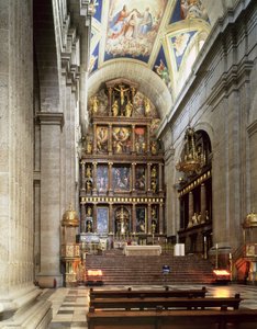 Der Hochaltar in der Basilika