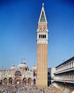 Ansicht des Campanile und der Basilika San Marco von Italian School