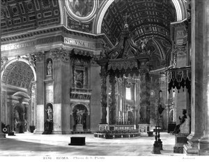 Innenansicht des Kirchenschiffs mit dem Baldachin in der Mitte von Italian School Italian School