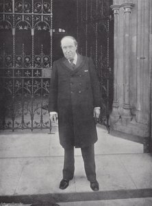 Dr. Robert Wallace von J. Benjamin Stone