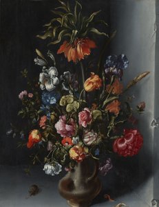 Blumenstillleben mit einer Kaiserkrone in einer Steinnische