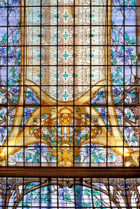 Nancy (Departement 54), Jugendstil, „Das Clematis-Fenster“ (1901), Buntglas von Jacques Gruber (1870-1936), bei Credit Lyonnais, rue St Georges