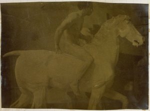 Studie eines männlichen Aktmodells, auf einem Gips-Pferd sitzend, im Atelier von Jacques de Lalaing, möglicherweise Vorstudie für Reiterporträt, Museum für Schöne Künste Gent von Jacques Lalaing (attributed to)