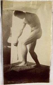 Studie eines männlichen Aktmodells im Atelier von Jacques de Lalaing von Jacques Lalaing (attributed to)