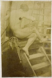 Studie eines männlichen Aktmodells, von hinten gesehen und auf einer Treppe im Atelier von Jacques de Lalaing sitzend
