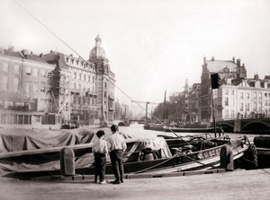 Zwei Jungen an einem Kanal, Rotterdam, 1898