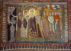 Mosaiken zeigen die Kaiserin Theodora flankiert von ihren Begleitern. San Vitale Kirche, Ravenna, Italien.