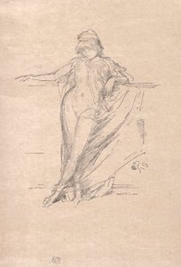 Kleine drapierte Figur, die sich lehnt