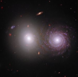 Interstellarer Staub innerhalb eines Galaxienpaares