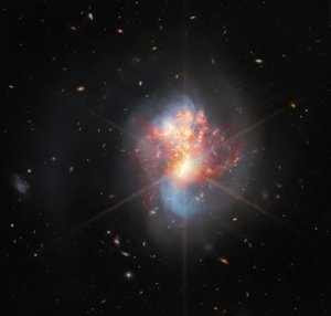 Paar verschmelzender Galaxien