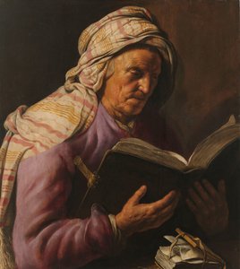 Alte Frau beim Lesen