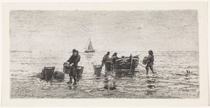Fischer entladen ein Boot am Strand