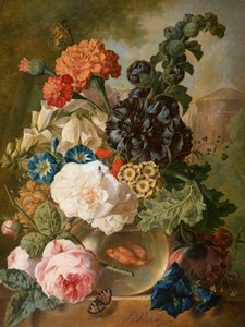 Rosen, Chrysanthemen, Pfingstrosen und andere Blumen in einer Glasvase mit Goldfischen auf einem Steinsims von Jan van Os