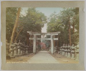 Eingang zu einem Tempel im Uyeno-Park, Tokio, Japan von Japanese Photographer