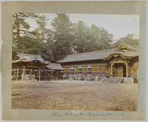 Innerhalb des Tempelgeländes, Shiba-Park, Tokio, Japan von Japanese Photographer