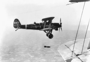Japanische Flugzeuge führen einen Bombenangriff auf Ziele in China durch, 1937