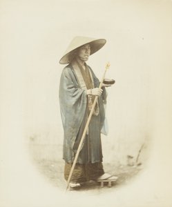 Japanischer Mann in traditioneller Kleidung von Japanese Photographer