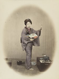 Japanische Frau in traditioneller Kleidung von Japanese Photographer