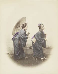 Japanische Frauen in traditioneller Kleidung von Japanese Photographer