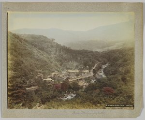 Neue Straße, Kiga, in der Nähe von Miyanoshita, Präfektur Kanagawa, Japan (handkoloriertes s/w Foto)