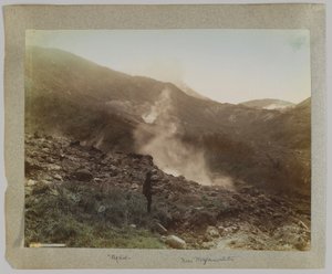 Owakudani, Hakone, Präfektur Kanagawa, Japan (handkoloriertes s/w Foto) von Japanese Photographer