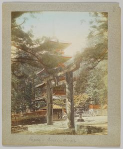 Pagode in Tōshō-gū, Nikko, Japan (handkoloriertes s/w Foto) von Japanese Photographer