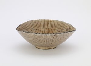 Einzelschüssel in Form eines Sumpfhutes, Edo-Periode von Japanese School