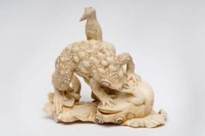Okimono von zwei Kröten auf einem Lotusblatt von Japanese School
